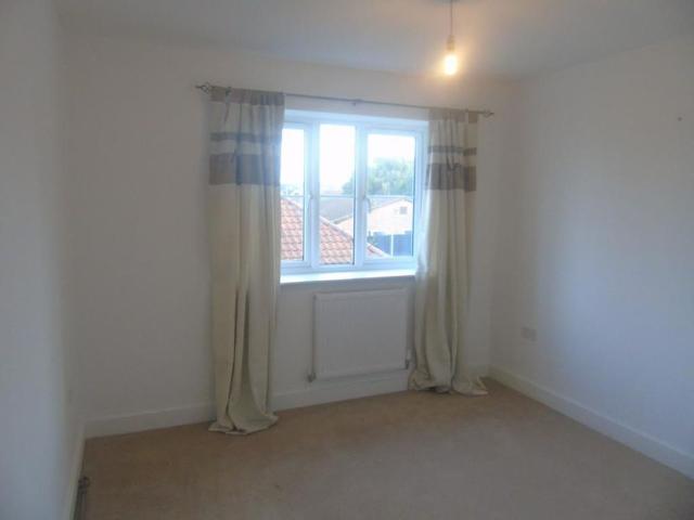 3 bedroom end of terrace house to rent