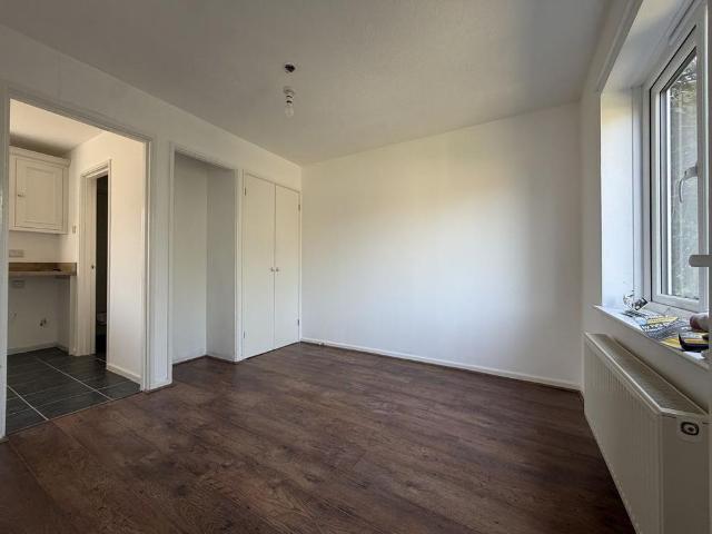 3 bedroom end of terrace house to rent