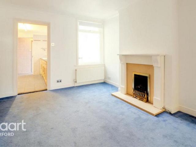 3 bedroom end of terrace house to rent