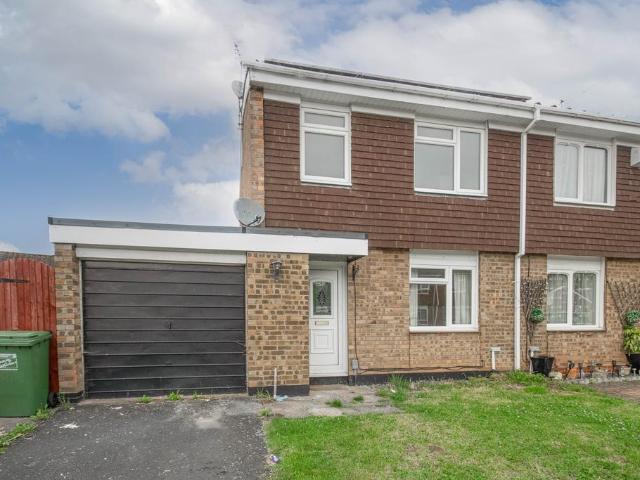 3 bedroom semi detached house to rent