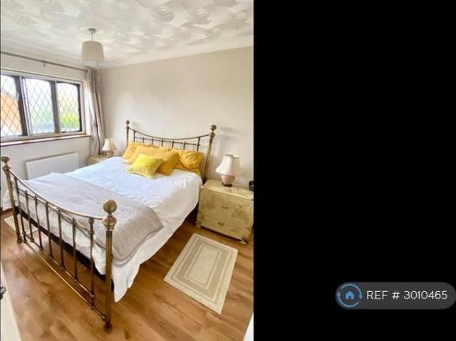3 bedroom end of terrace house to rent