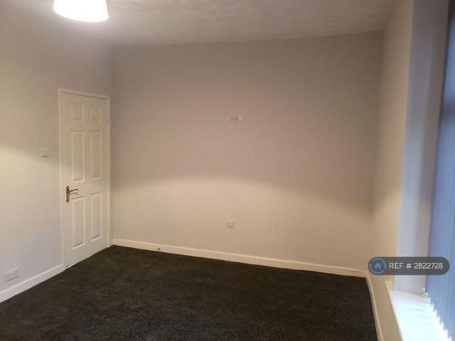 3 bedroom end of terrace house to rent