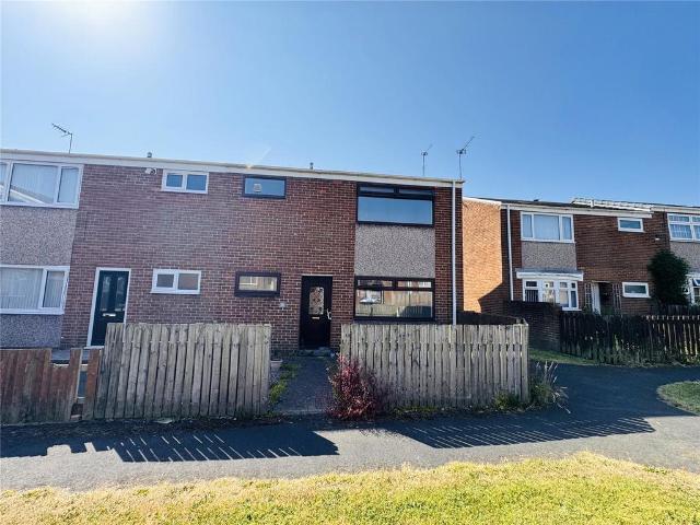 3 bedroom end of terrace house to rent