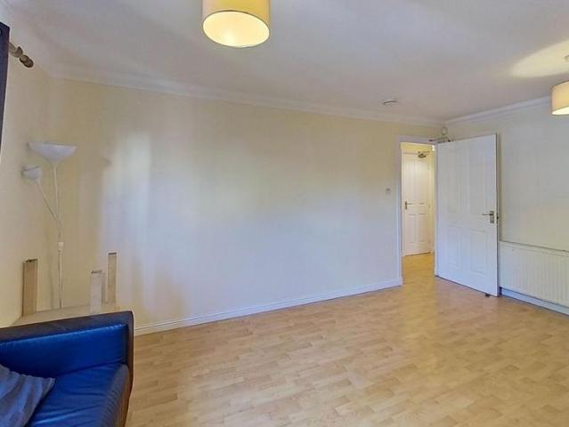 3 bedroom end of terrace house to rent