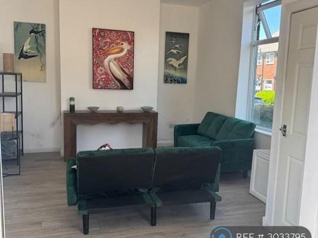 3 bedroom end of terrace house to rent