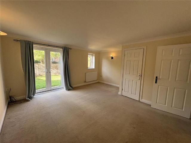 3 bedroom end of terrace house to rent