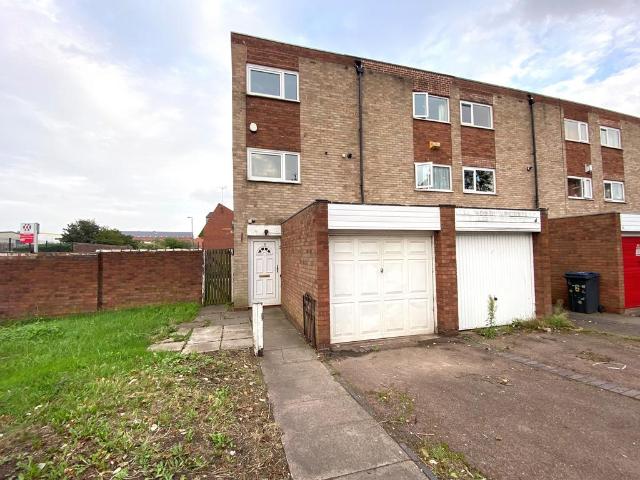 3 bedroom end of terrace house to rent