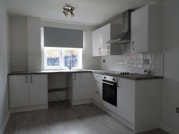 3 bedroom end of terrace house to rent
