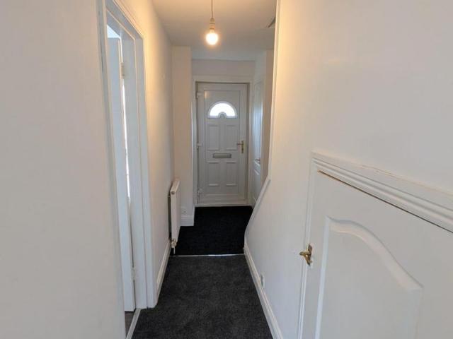 3 bedroom end of terrace house to rent