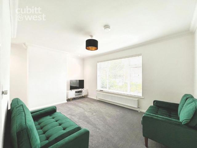 3 bedroom end of terrace house to rent