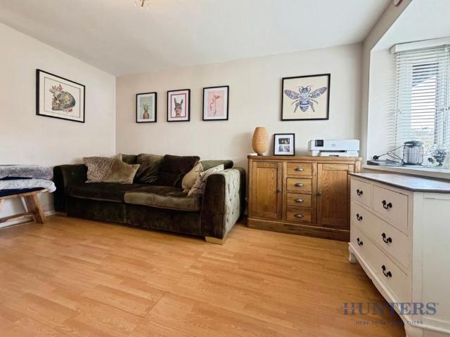 3 bedroom end of terrace house to rent