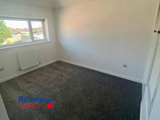 3 bedroom end of terrace house to rent