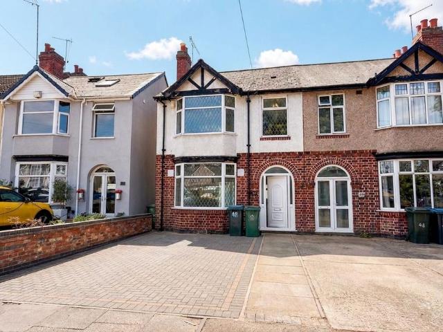 3 bedroom end of terrace house to rent