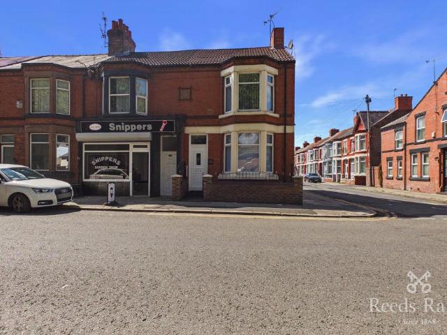 3 bedroom end of terrace house to rent