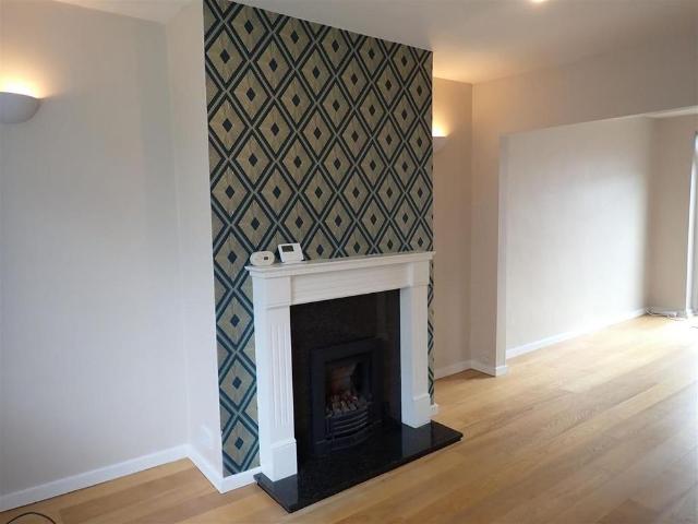 3 bedroom end of terrace house to rent
