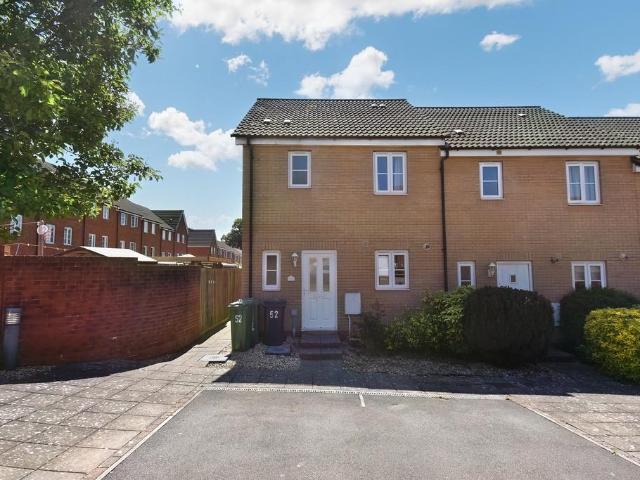 3 bedroom end of terrace house to rent