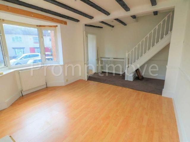 3 bedroom end of terrace house to rent