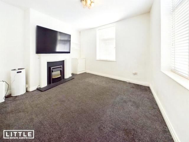 3 bedroom end of terrace house to rent