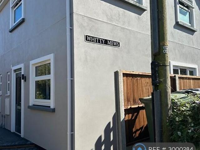 3 bedroom end of terrace house to rent