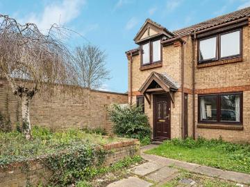 3 bedroom end of terrace house to rent