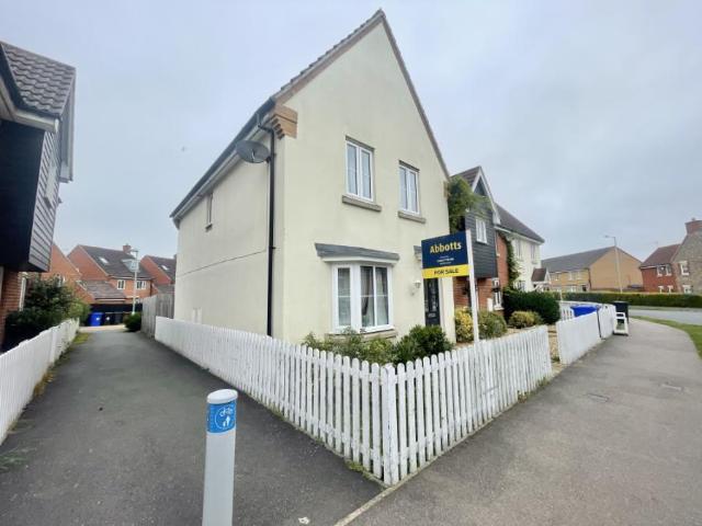3 bedroom end of terrace house to rent