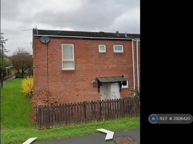 3 bedroom end of terrace house to rent