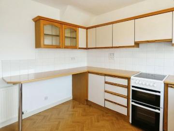 3 bedroom end of terrace house to rent