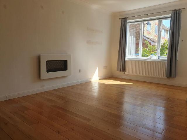 3 bedroom end of terrace house to rent