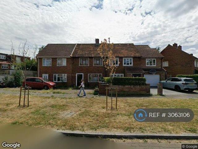 3 bedroom end of terrace house to rent