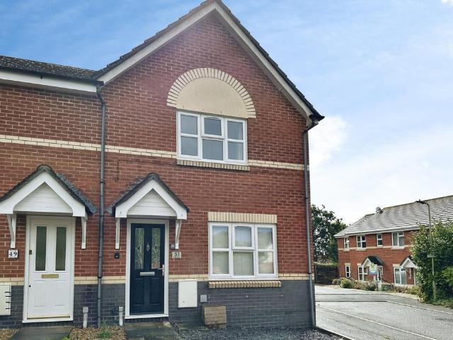 3 bedroom end of terrace house to rent