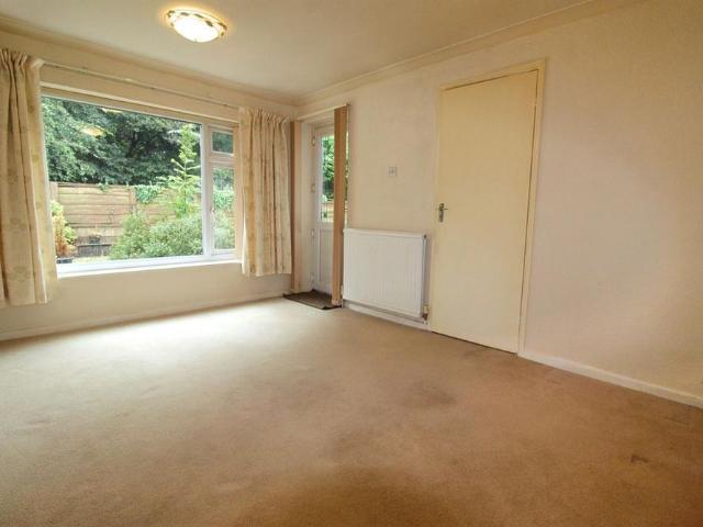 3 bedroom end of terrace house to rent
