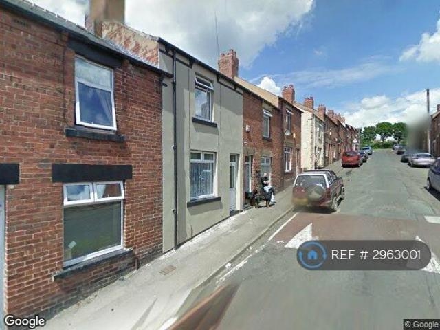3 bedroom end of terrace house to rent
