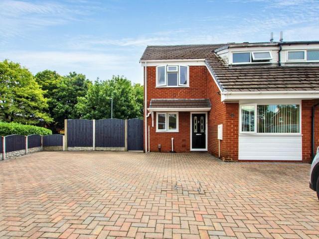 3 bedroom end of terrace house to rent