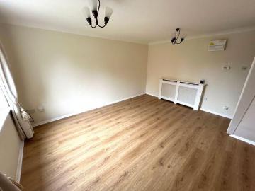 3 bedroom end of terrace house to rent