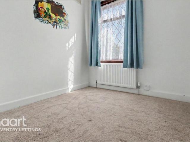 3 bedroom end of terrace house to rent