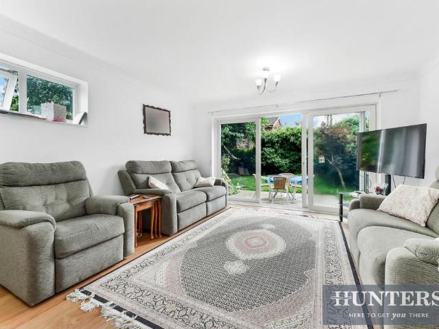 3 bedroom end of terrace house to rent
