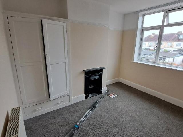 3 bedroom end of terrace house to rent