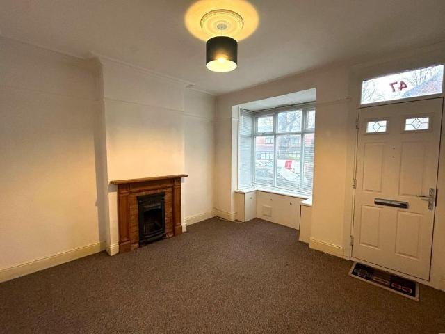 3 bedroom end of terrace house to rent