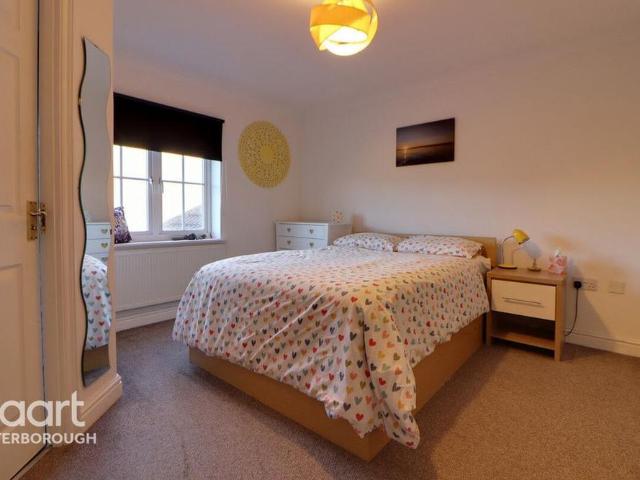 3 bedroom end of terrace house to rent