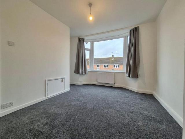 3 bedroom end of terrace house to rent