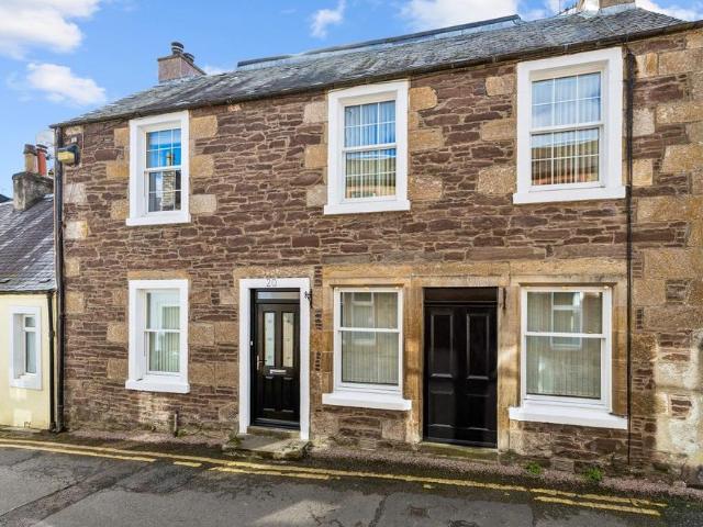 3 bedroom end of terrace house to rent