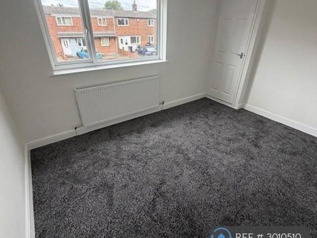 3 bedroom end of terrace house to rent