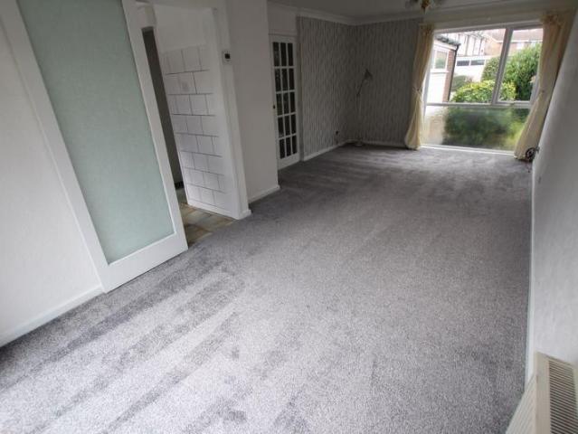 3 bedroom end of terrace house to rent