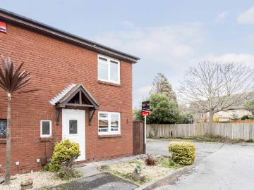 3 bedroom end of terrace house to rent