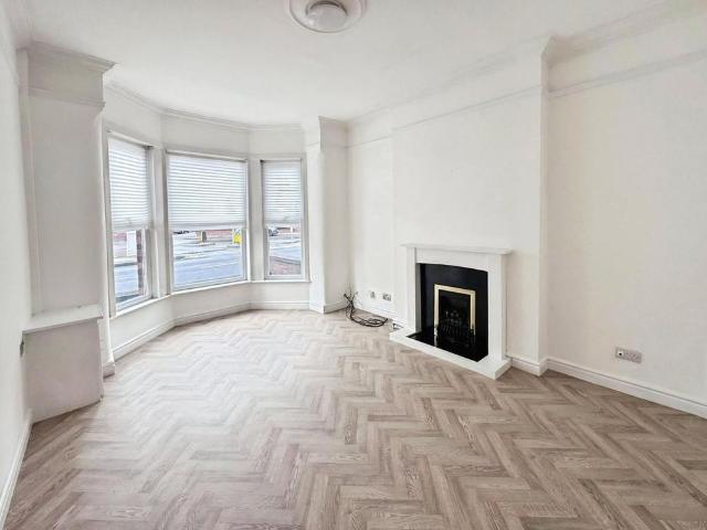 3 bedroom end of terrace house to rent