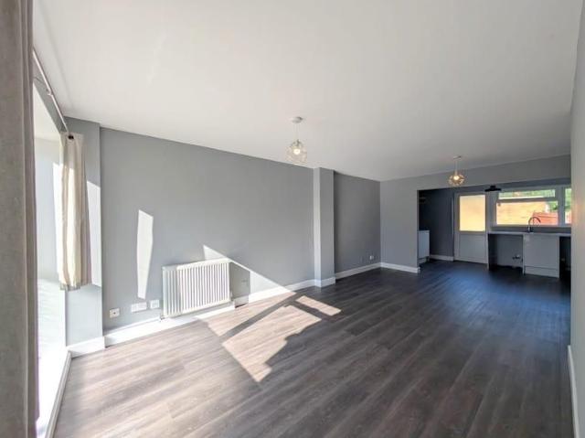 3 bedroom end of terrace house to rent