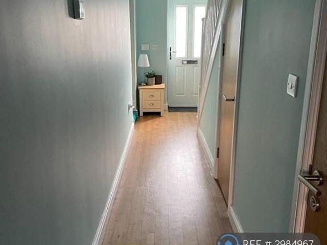 3 bedroom end of terrace house to rent
