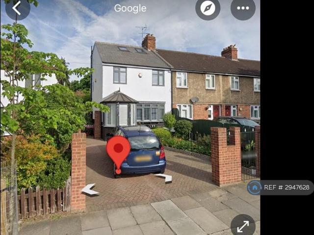 3 bedroom end of terrace house to rent