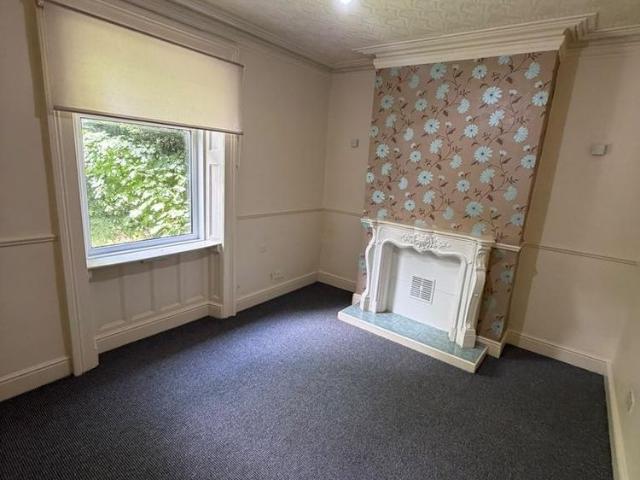 3 bedroom end of terrace house to rent