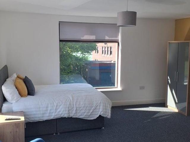 3 bedroom end of terrace house to rent